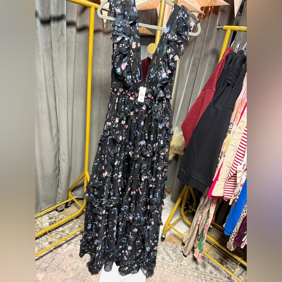 Ieena x Mac Duggal ruffled floral cap-sleeve v-neck gown in black chiffon - Picture 6 of 9